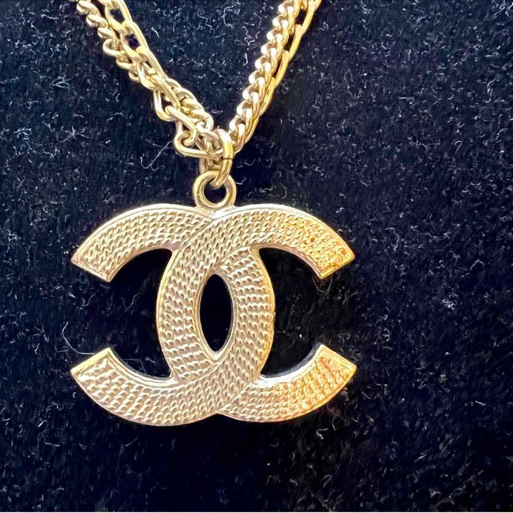 Authentic Chanel Necklace 24k plated double chain with COA - Picture 3 of 9